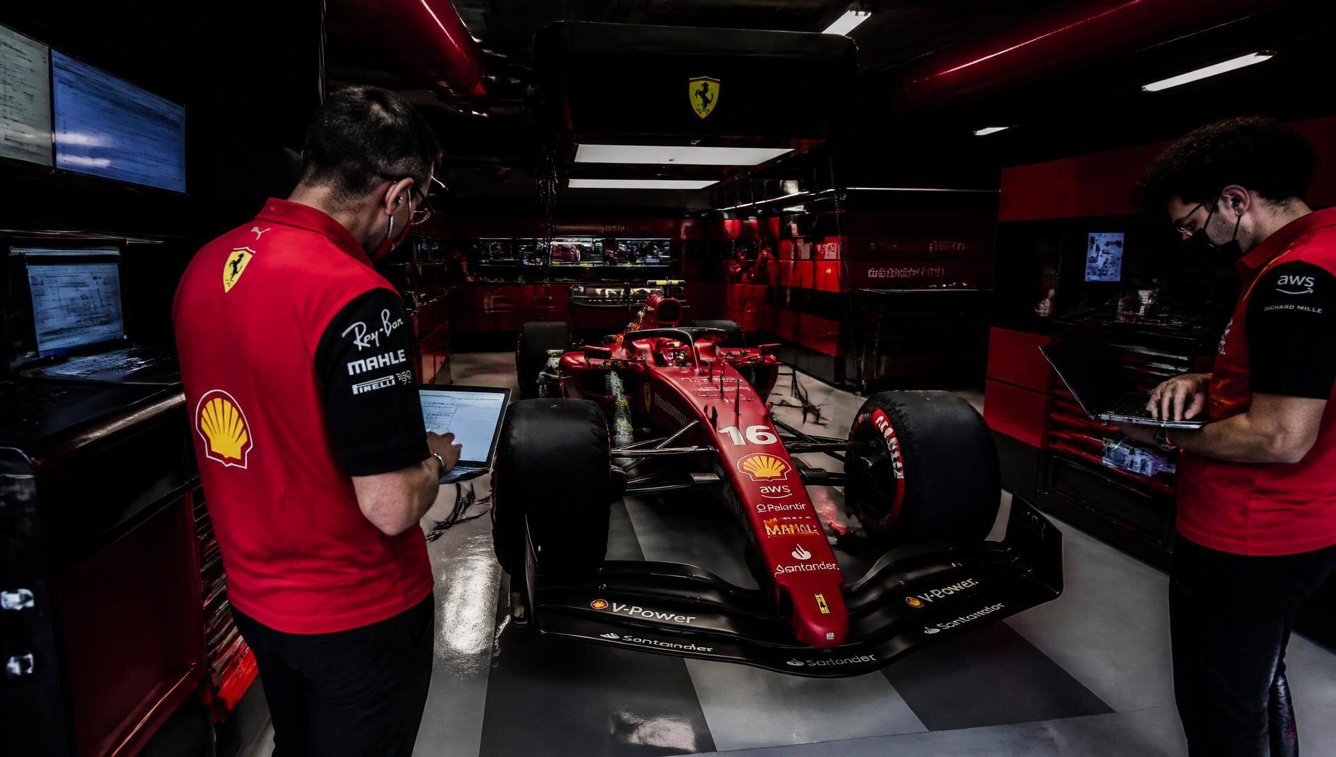Binnenkijken in de garage van een Formule 1 team