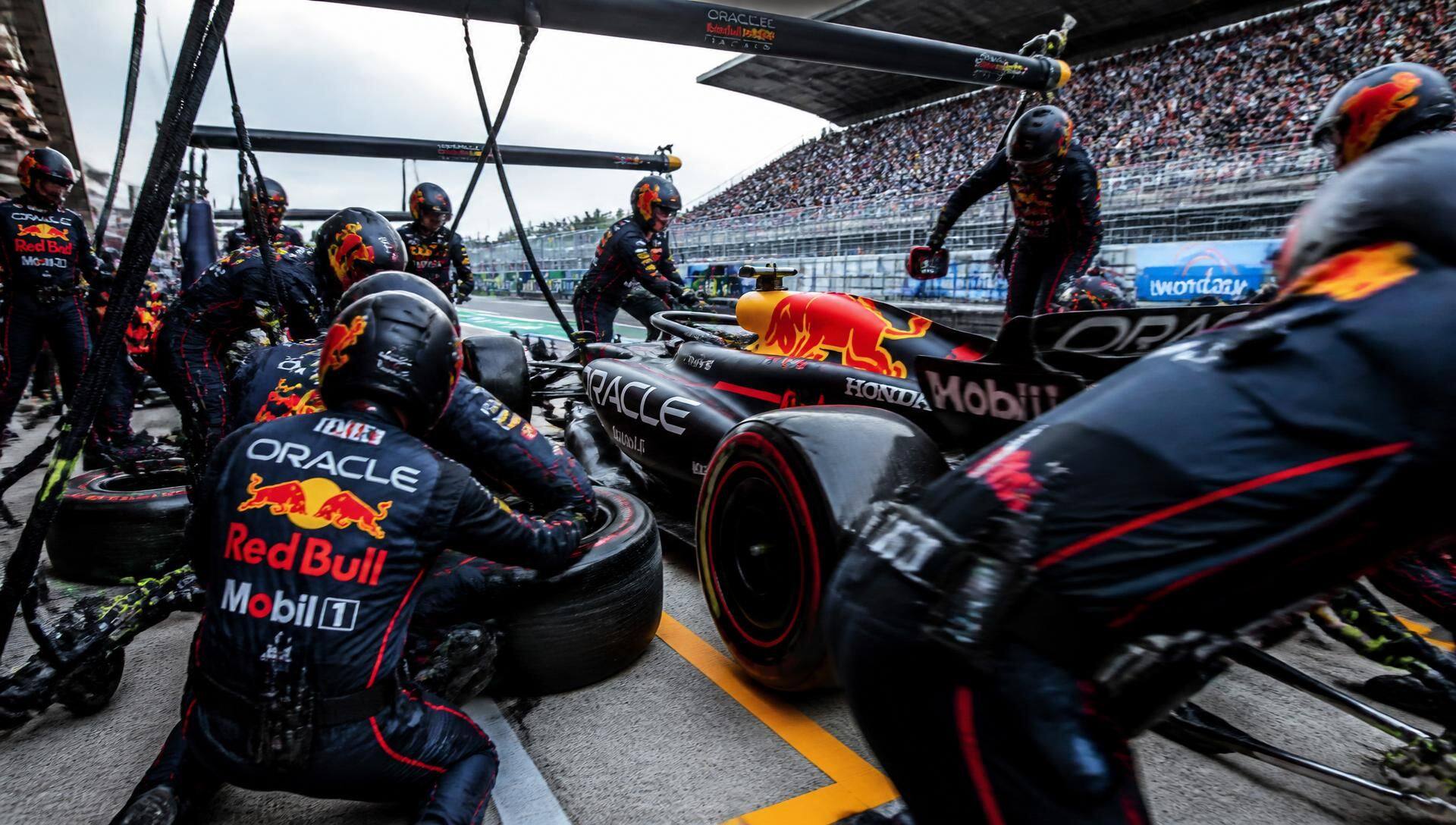 Pitstop van een Formule 1 team tijdens de race